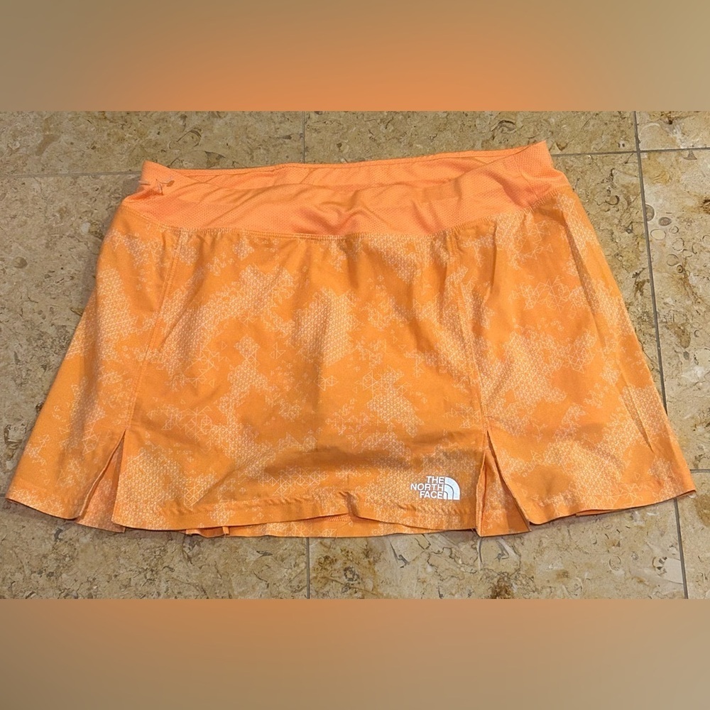 The North Face NWOT Geometric Orange Skirt w/ Built in Shorts Size M - Picture 1 of 8